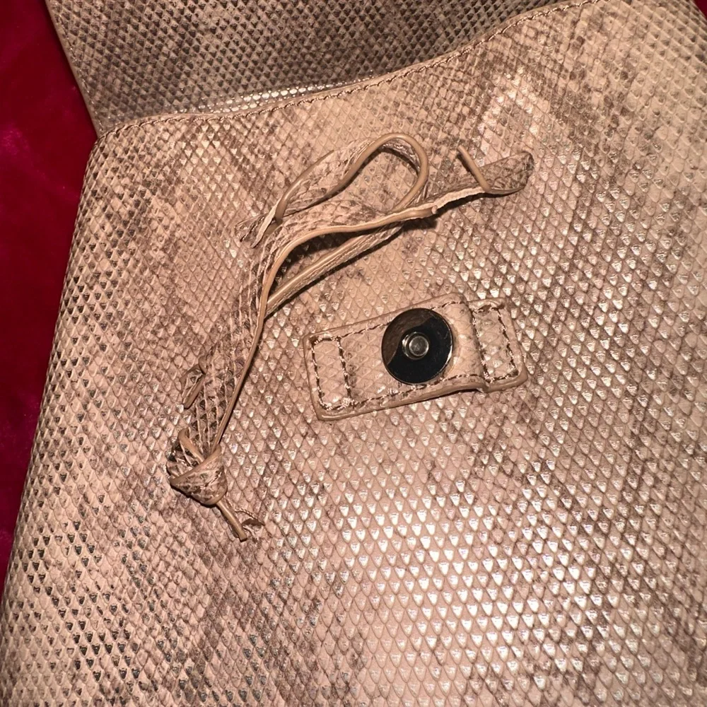 Elegant Tan Women's Bag - Picture 6 of 8